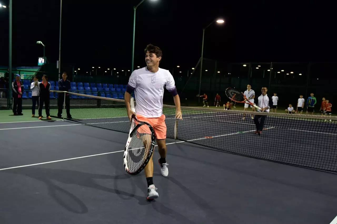 的边路推进 的边路推进